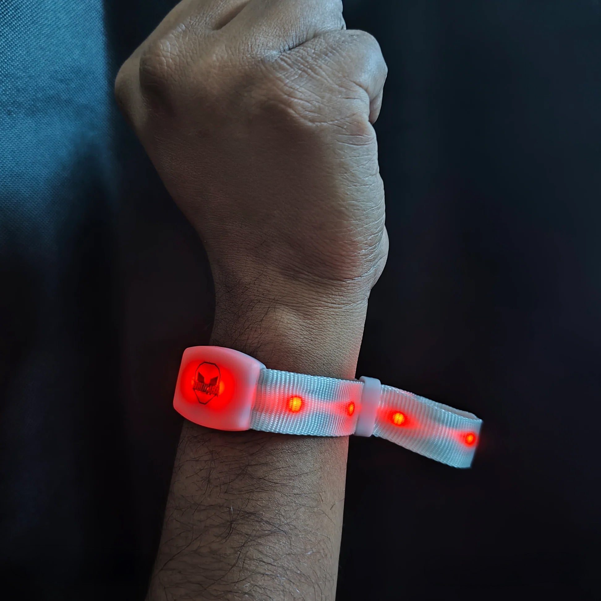 Image of DMX-Controlled Nylon Strap 12 Lamps LED Wristbands (Xylobands)